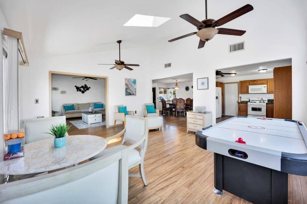 Centrally Located Spacious Vacation Hom 13 M Strip ลาสเวกัส ภายนอก รูปภาพ